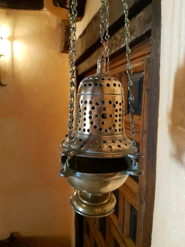 Detalles_sala_recibidor_posterior_al_zaguan_y_común_a_ambas_(1)