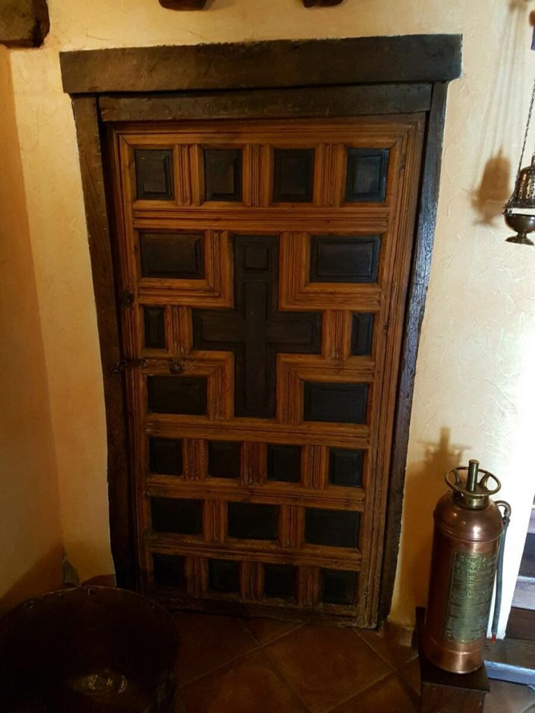 Detalles_sala_recibidor_posterior_al_zaguan_y_común_a_ambas_(3)