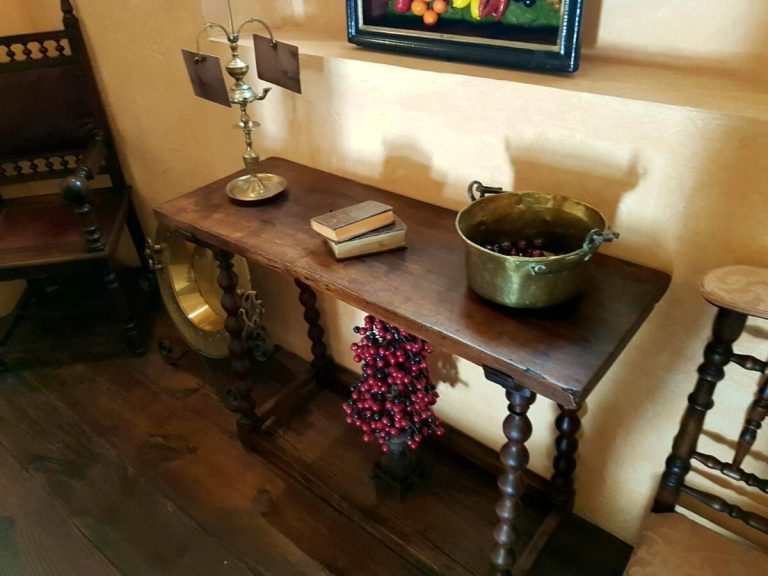 Escalera_principal_común_a_ambas_viviendas_(3)